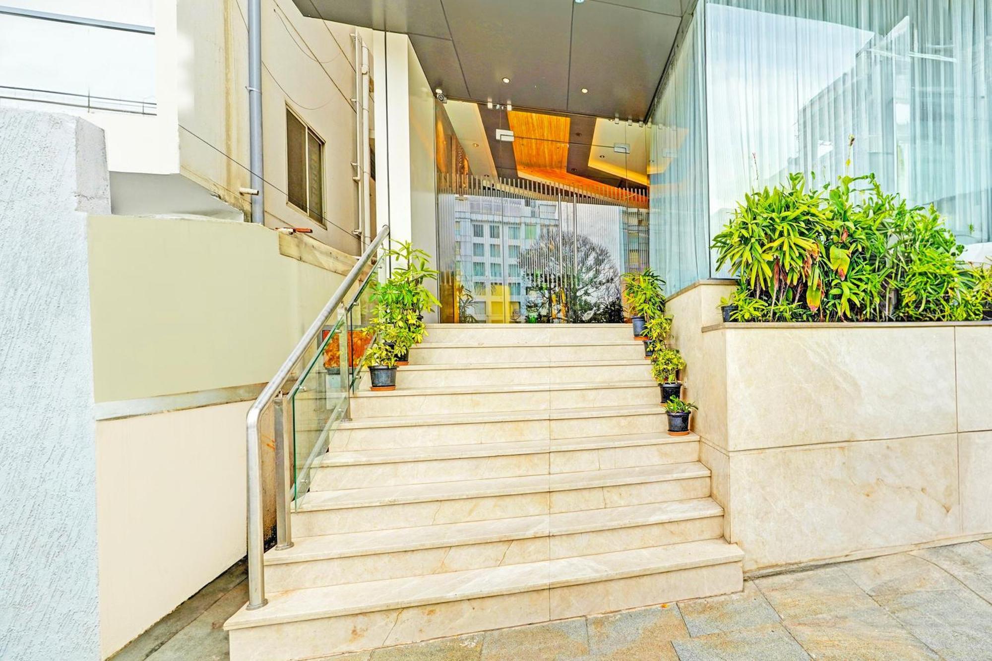 Hotel Super Townhouse Indiranagar Bangalore Esterno foto
