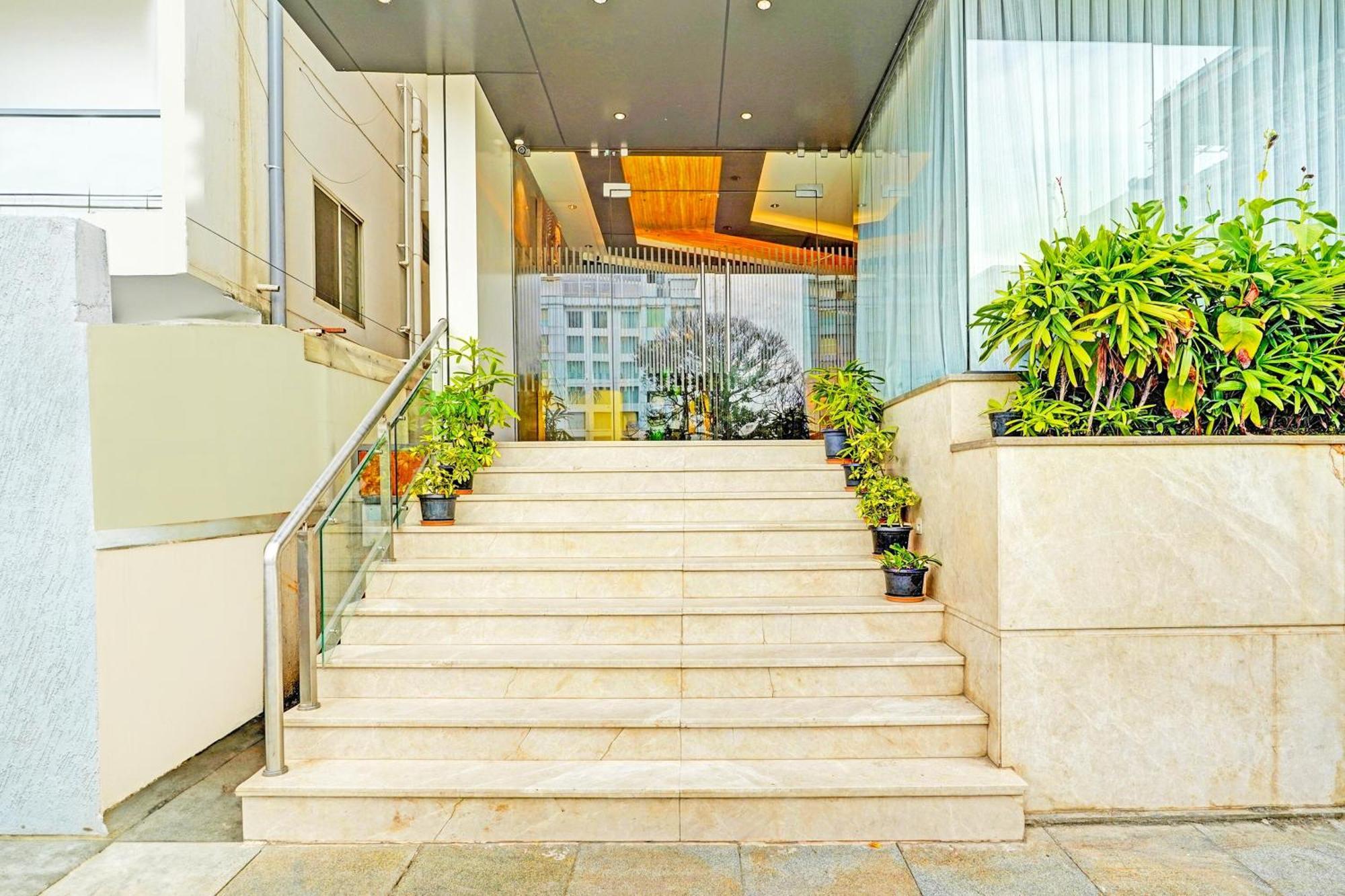 Hotel Super Townhouse Indiranagar Bangalore Esterno foto