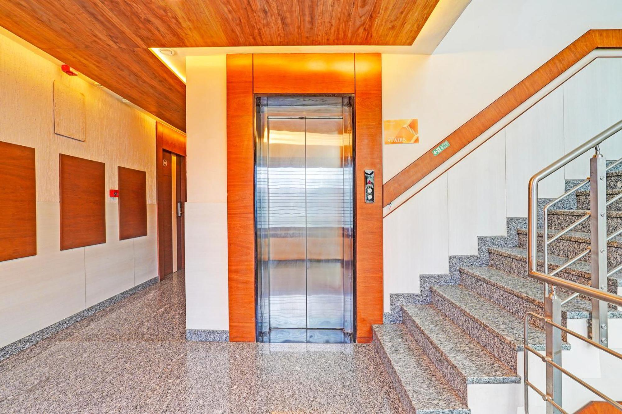 Hotel Super Townhouse Indiranagar Bangalore Esterno foto