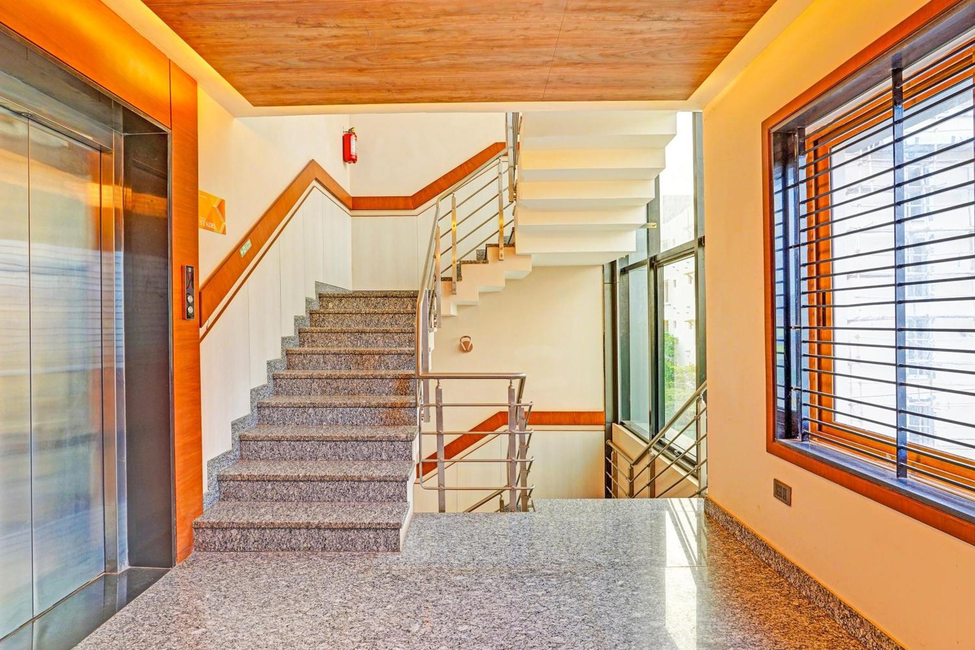 Hotel Super Townhouse Indiranagar Bangalore Esterno foto